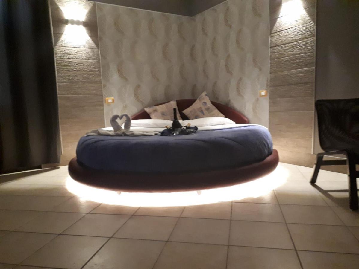 Thaire Resort Castel Volturno Buitenkant foto
