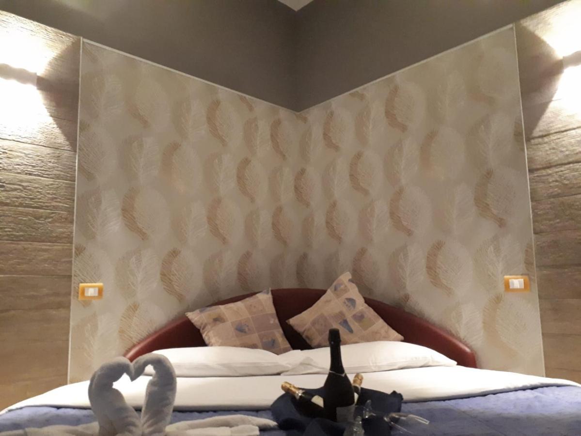 Thaire Resort Castel Volturno Buitenkant foto