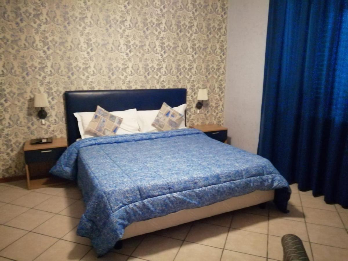 Thaire Resort Castel Volturno Buitenkant foto