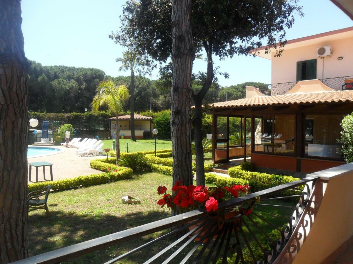 Thaire Resort Castel Volturno Buitenkant foto