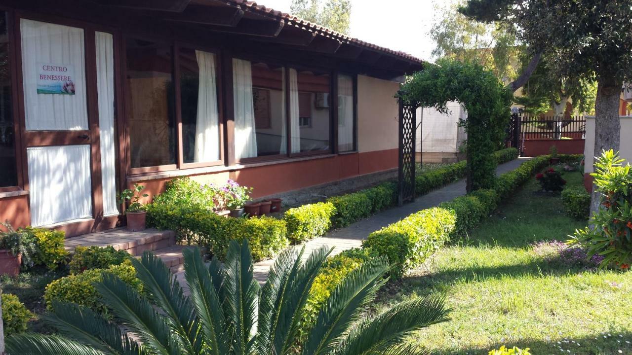 Thaire Resort Castel Volturno Buitenkant foto