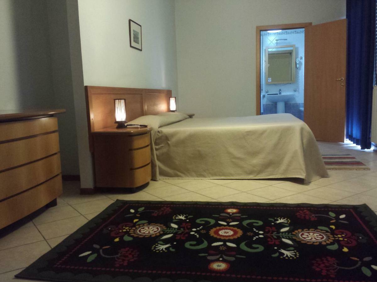 Thaire Resort Castel Volturno Buitenkant foto