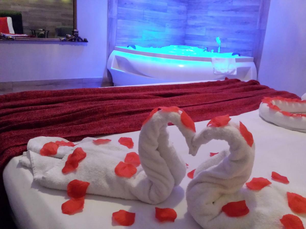 Thaire Resort Castel Volturno Buitenkant foto