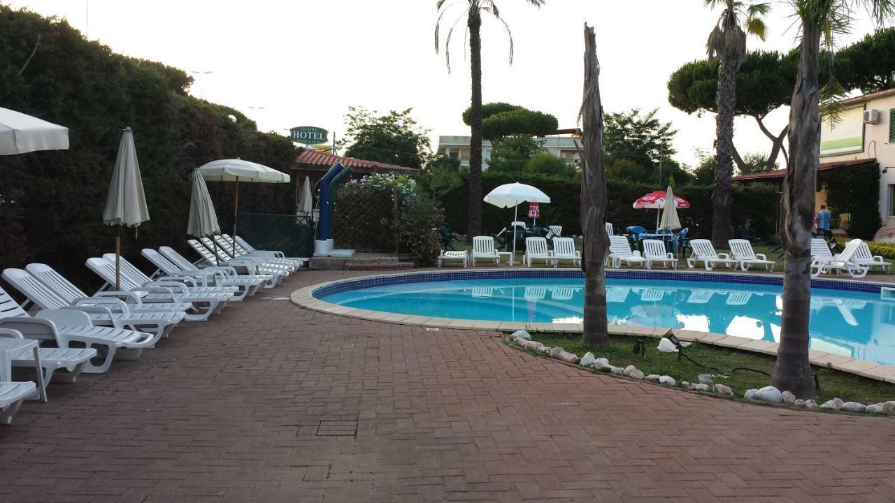 Thaire Resort Castel Volturno Buitenkant foto