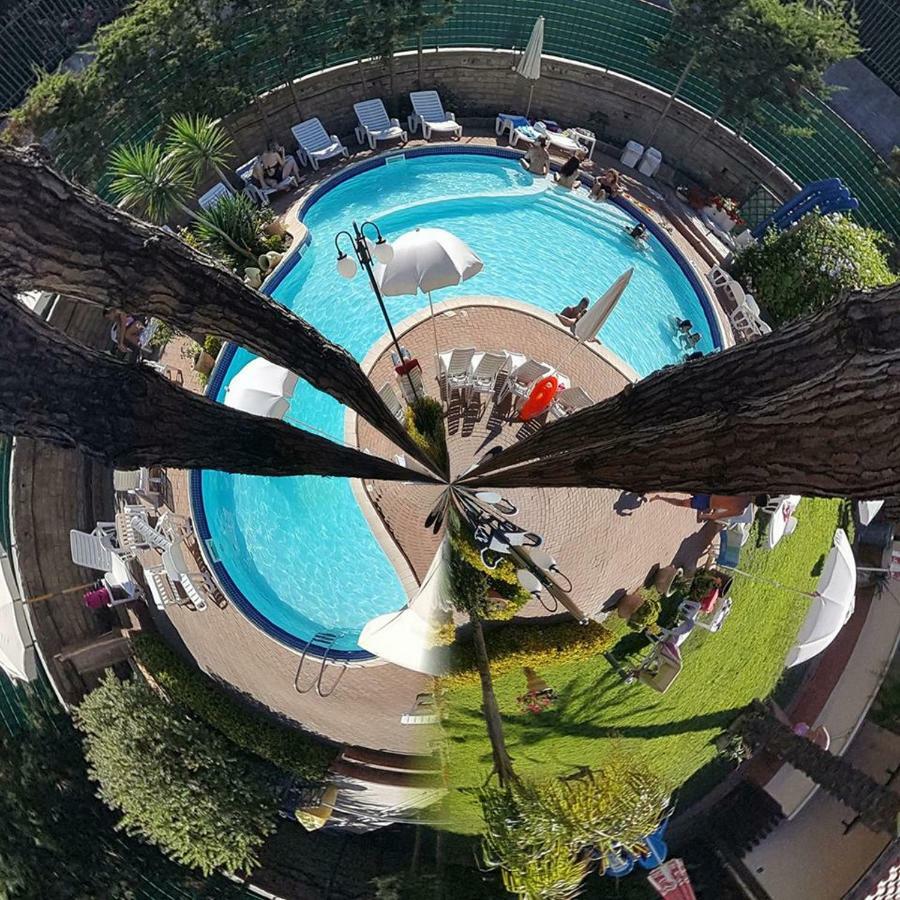 Thaire Resort Castel Volturno Buitenkant foto