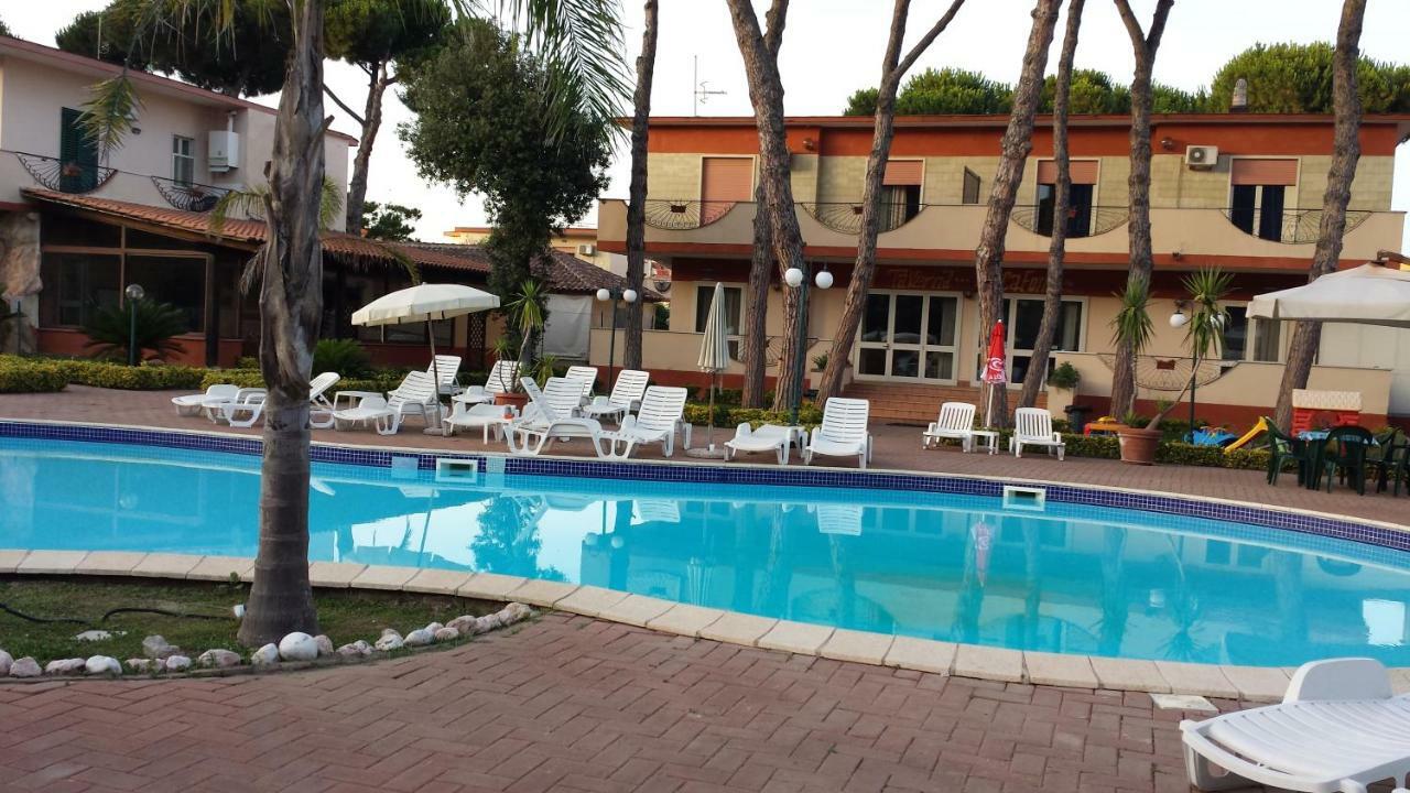 Thaire Resort Castel Volturno Buitenkant foto